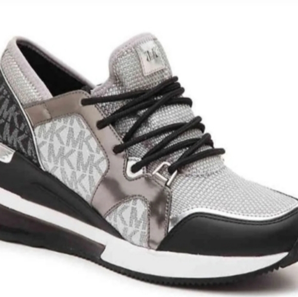 michael michael kors liv trainer extreme sneakers